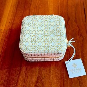 Kendra Scott Small Zip Case